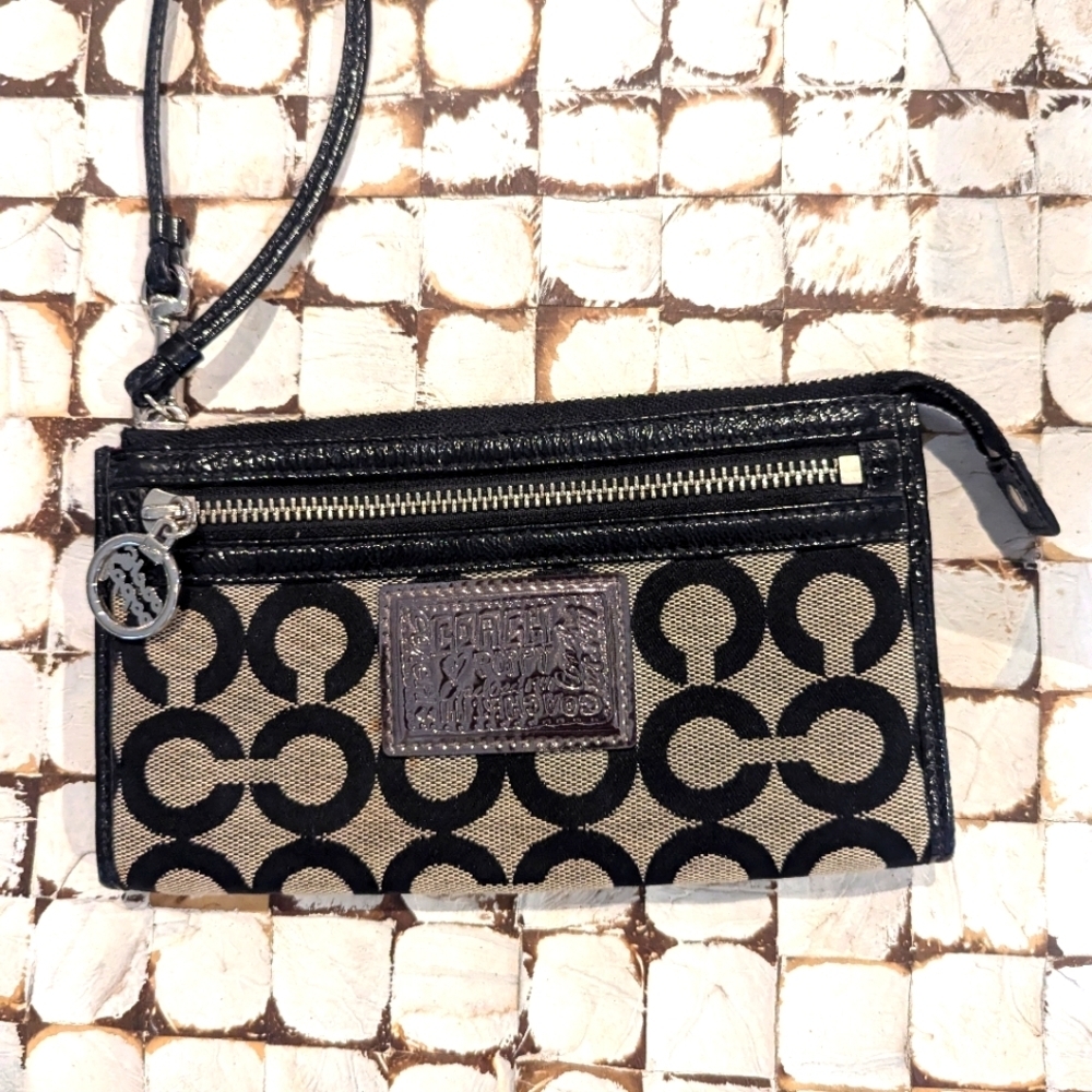 Coach Poppy Wristlet